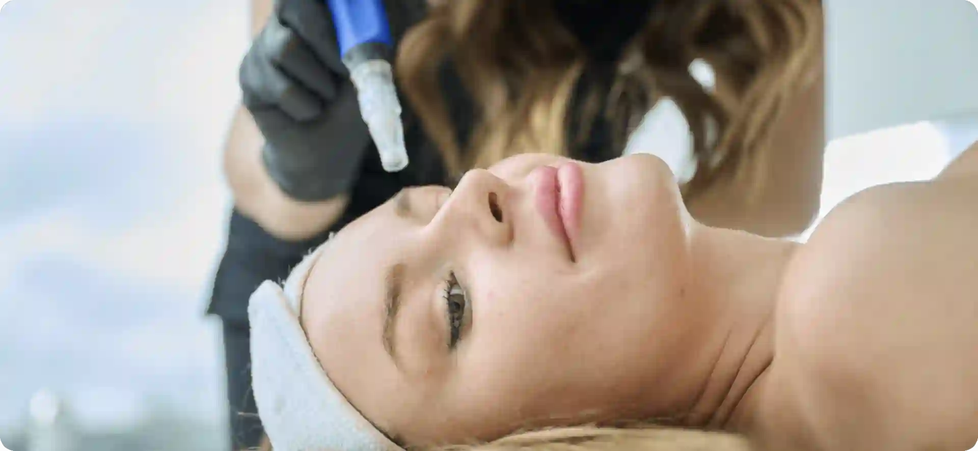 How Do Microneedles Trigger New Collagen and Elastin in Loose Skin Didcot?